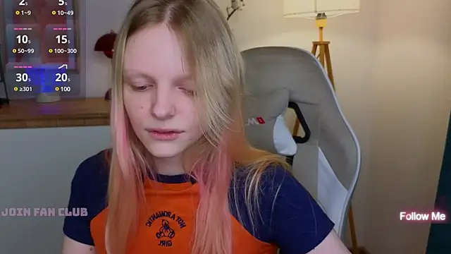 Snapshot of evangel1ne chatting on 03.21.25 evangel1ne online show from 03.21.25