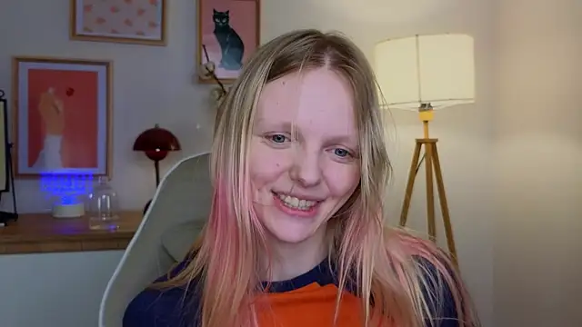 Snapshot of evangel1ne chatting on 03.21.25 evangel1ne online show from 03.21.25