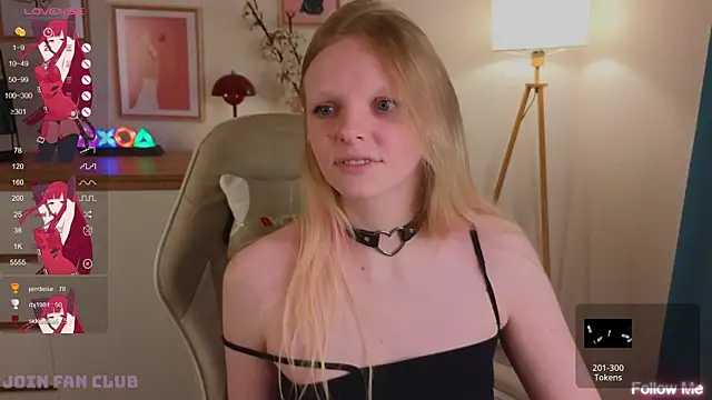 Snapshot of evangel1ne chatting on 09.18.25 evangel1ne online show from 09.18.25