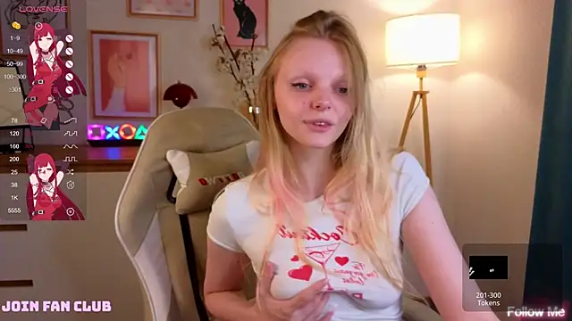 Snapshot of evangel1ne chatting on 09.27.25 evangel1ne online show from 09.27.25