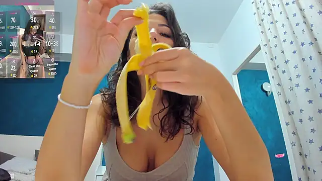 Snapshot of Anna_Lewis chatting on 02.07.25 Anna Lewis online show from 02.07.25