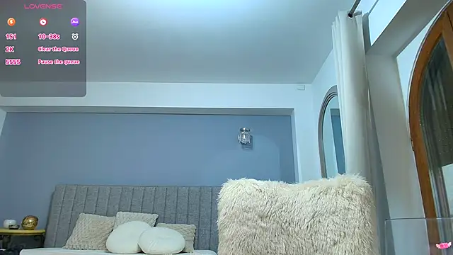 Snapshot of Anna_Lewis chatting on 10.09.25 Anna Lewis online show from 10.09.25