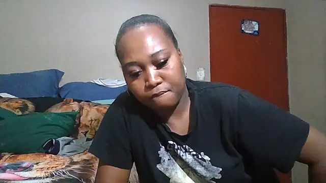 Snapshot of EbonySeductressx chatting on 10.16.25 EbonySeductressx online show from 10.16.25