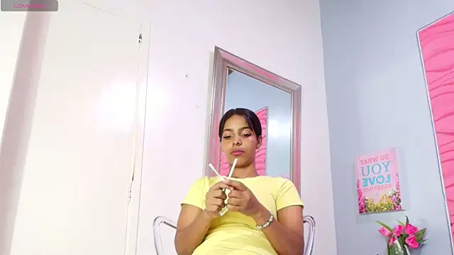 Snapshot of _Valeria_Brown chatting on 03.19.25 Valeria Brown online show from 03.19.25