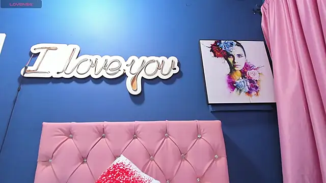 Snapshot of _Valeria_Brown chatting on 09.28.25 Valeria Brown online show from 09.28.25