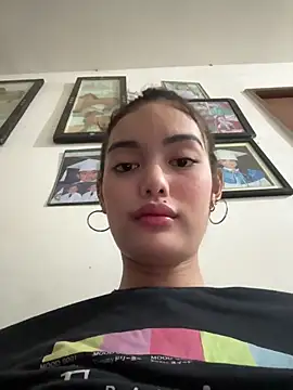 AlexandraMooree online show from 02.14.25