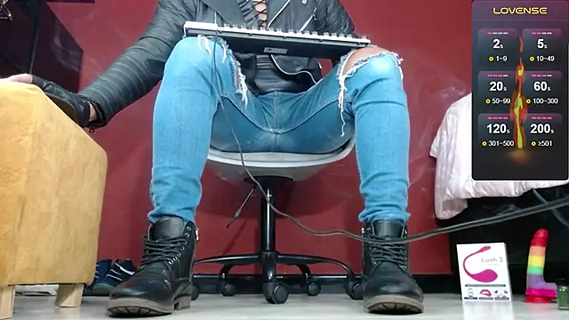 TomLover 12 online show from 02.11.25