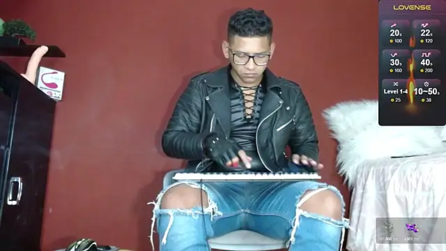 TomLover 12 online show from 02.12.25