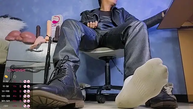 TomLover 12 online show from 04.13.26