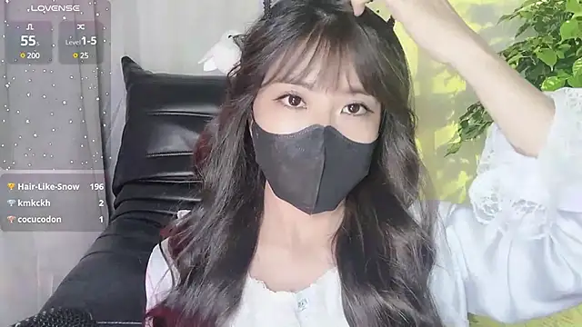 Mya Lee online show from 12.05.24