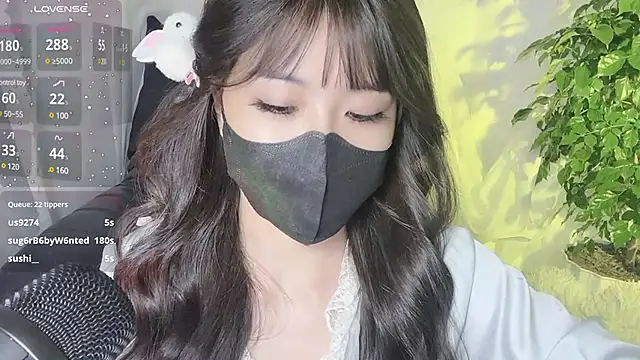 Mya Lee online show from 12.05.24