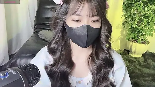 Mya Lee online show from 12.08.24