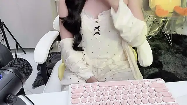 Mya Lee online show from 01.24.25