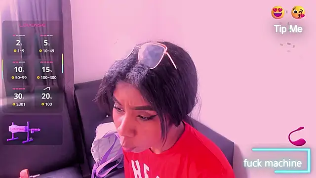 Snapshot of CuteEbony1 chatting on 09.29.25 CuteEbony1 online show from 09.29.25