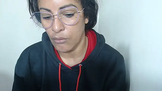 Snapshot of kateleyagrey chatting on 06.07.26 kateleyagrey online show from 06.07.26