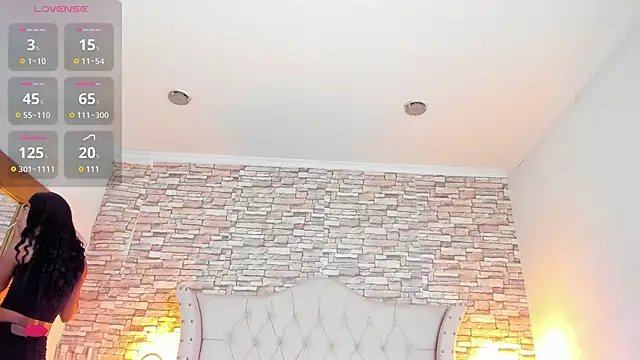 Snapshot of Lucia-sex chatting on 01.08.25 Lucia-sex online show from 01.08.25