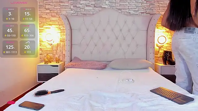 Snapshot of Lucia-sex chatting on 03.01.25 Lucia-sex online show from 03.01.25