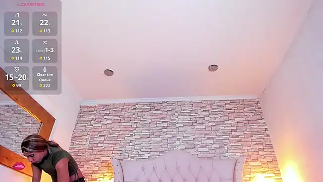 Snapshot of Lucia-sex chatting on 03.22.25 Lucia-sex online show from 03.22.25