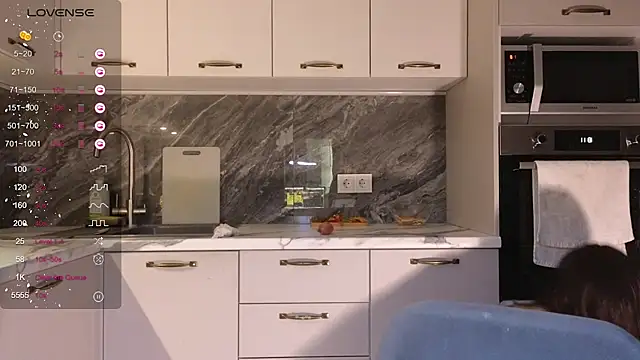 Alice Wonders online show from 11.21.25