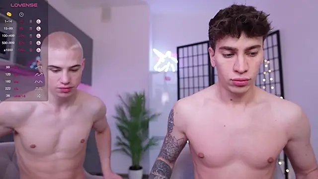 Snapshot of Evan__White_ chatting on 12.02.24 Evan White online show from 12.02.24