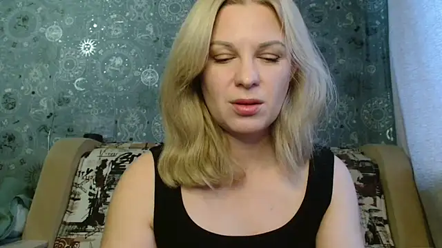 Snapshot of BlondeFox chatting on 10.14.25 BlondeFox online show from 10.14.25