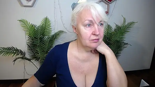 BlondyLeeBest online show from 04.15.26