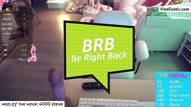 Snapshot of Vesaaa chatting on 03.14.25 Vesaaa online show from 03.14.25