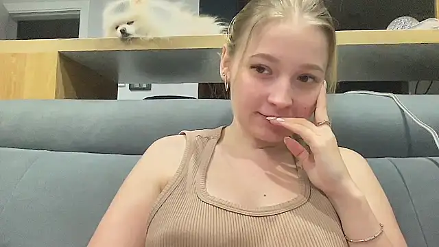 Snapshot of CharmingSarah chatting on 01.29.25 CharmingSarah online show from 01.29.25