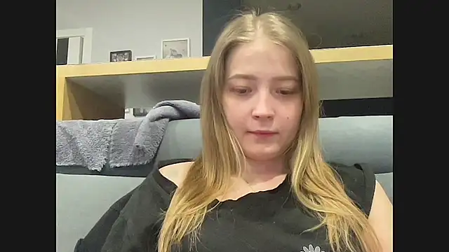 Snapshot of CharmingSarah chatting on 02.25.26 CharmingSarah online show from 02.25.26