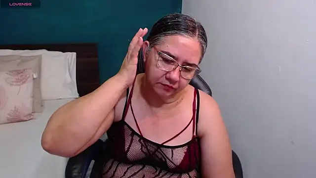 scaelettdubois online show from 12.23.25