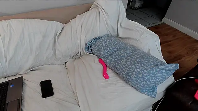 Snapshot of EmoDream1998 chatting on 01.24.25 EmoDream1998 online show from 01.24.25