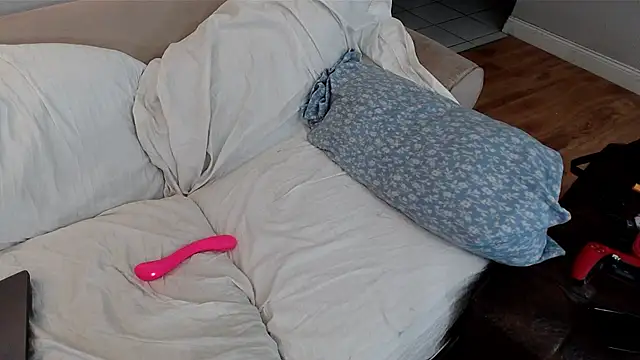 Snapshot of EmoDream1998 chatting on 01.26.25 EmoDream1998 online show from 01.26.25