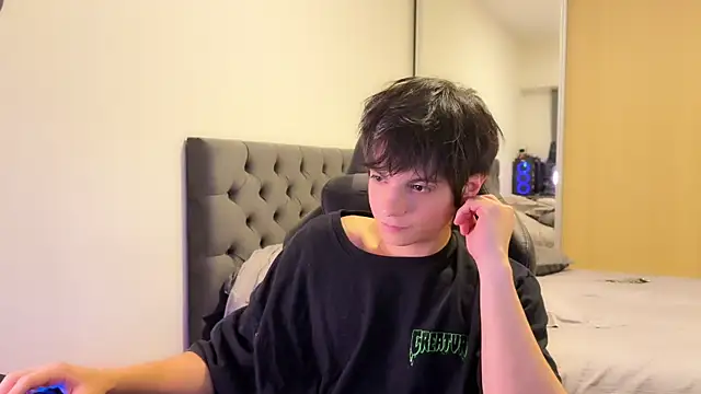 SasukeUhchiaa online show from 03.19.25