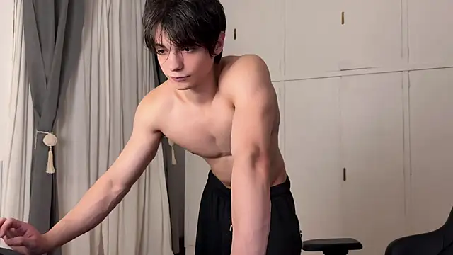 Snapshot of SasukeUhchiaa chatting on 04.02.26 SasukeUhchiaa online show from 04.02.26