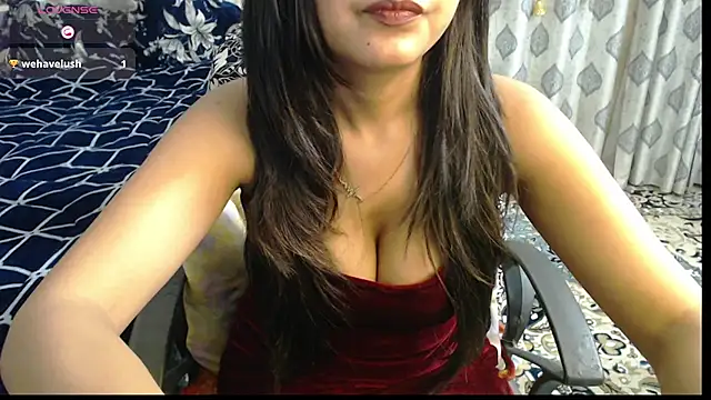 Snapshot of sexyrihana1 chatting on 02.25.25 sexyrihana1 online show from 02.25.25
