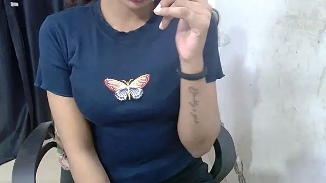 Snapshot of sexy_vani1 chatting on 11.26.25 sexy vani1 online show from 11.26.25