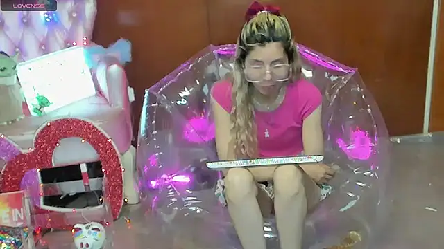 Skinygirl online show from 03.12.26