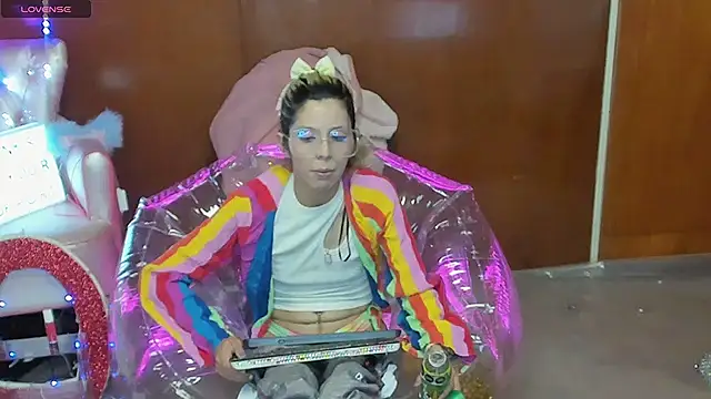 Skinygirl online show from 03.23.26