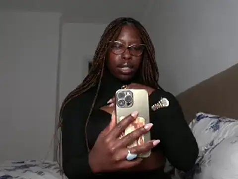 MadamIndigo online show from 02.07.25