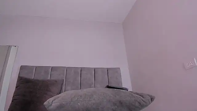 Snapshot of taylor_suxx chatting on 10.31.25 taylor suxx online show from 10.31.25