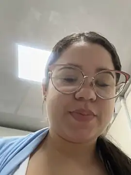 Snapshot of Lucyklein2022 chatting on 12.06.24 Lucyklein2022 online show from 12.06.24