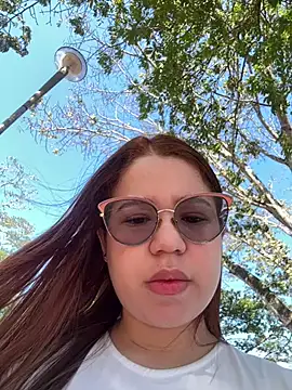 Snapshot of Lucyklein2022 chatting on 01.22.25 Lucyklein2022 online show from 01.22.25