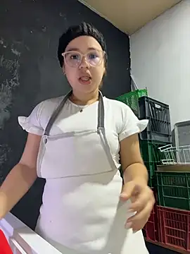 Snapshot of Lucyklein2022 chatting on 10.19.25 Lucyklein2022 online show from 10.19.25