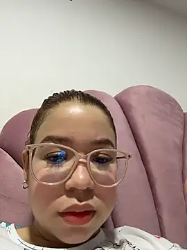 Lucyklein2022 online show from 03.20.26