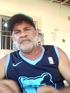 Snapshot of Peludo173317 chatting on 11.21.25 Peludo173317 online show from 11.21.25
