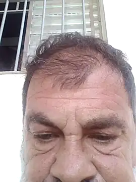Snapshot of Peludo173317 chatting on 12.04.25 Peludo173317 online show from 12.04.25