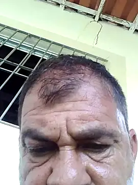 Snapshot of Peludo173317 chatting on 12.22.25 Peludo173317 online show from 12.22.25