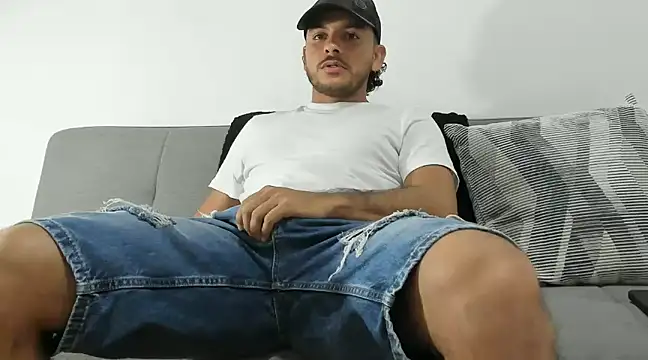 tuyo1995 online show from 12.15.24