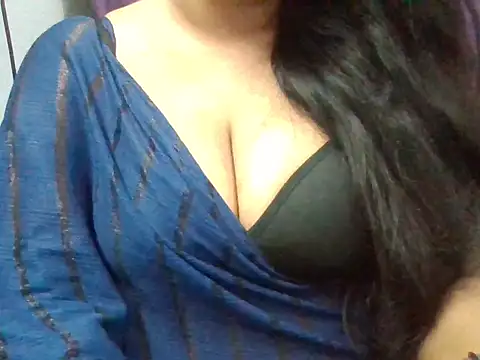 Snapshot of Roopshikha39 chatting on 09.23.25 Roopshikha39 online show from 09.23.25