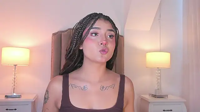 Snapshot of Emma_Torres__ chatting on 01.12.26 Emma Torres online show from 01.12.26